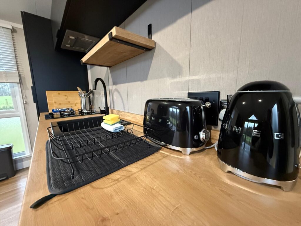 7c05e4a2-651b-448e-af9c-90cc053ad7df